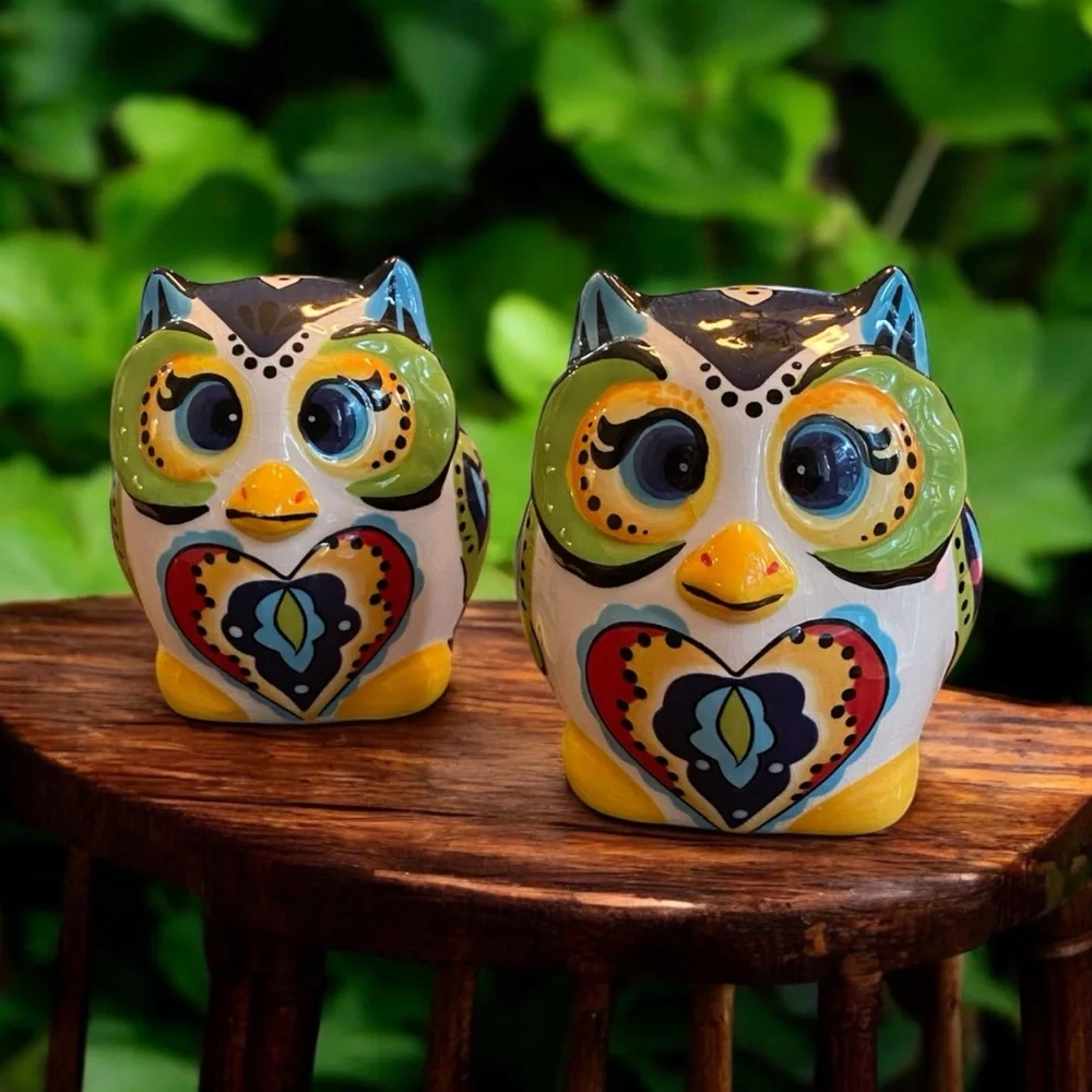 Tabletops Unlimited Espana Lifestyle Bocca Owl Salt & Pepper Shakers EUC